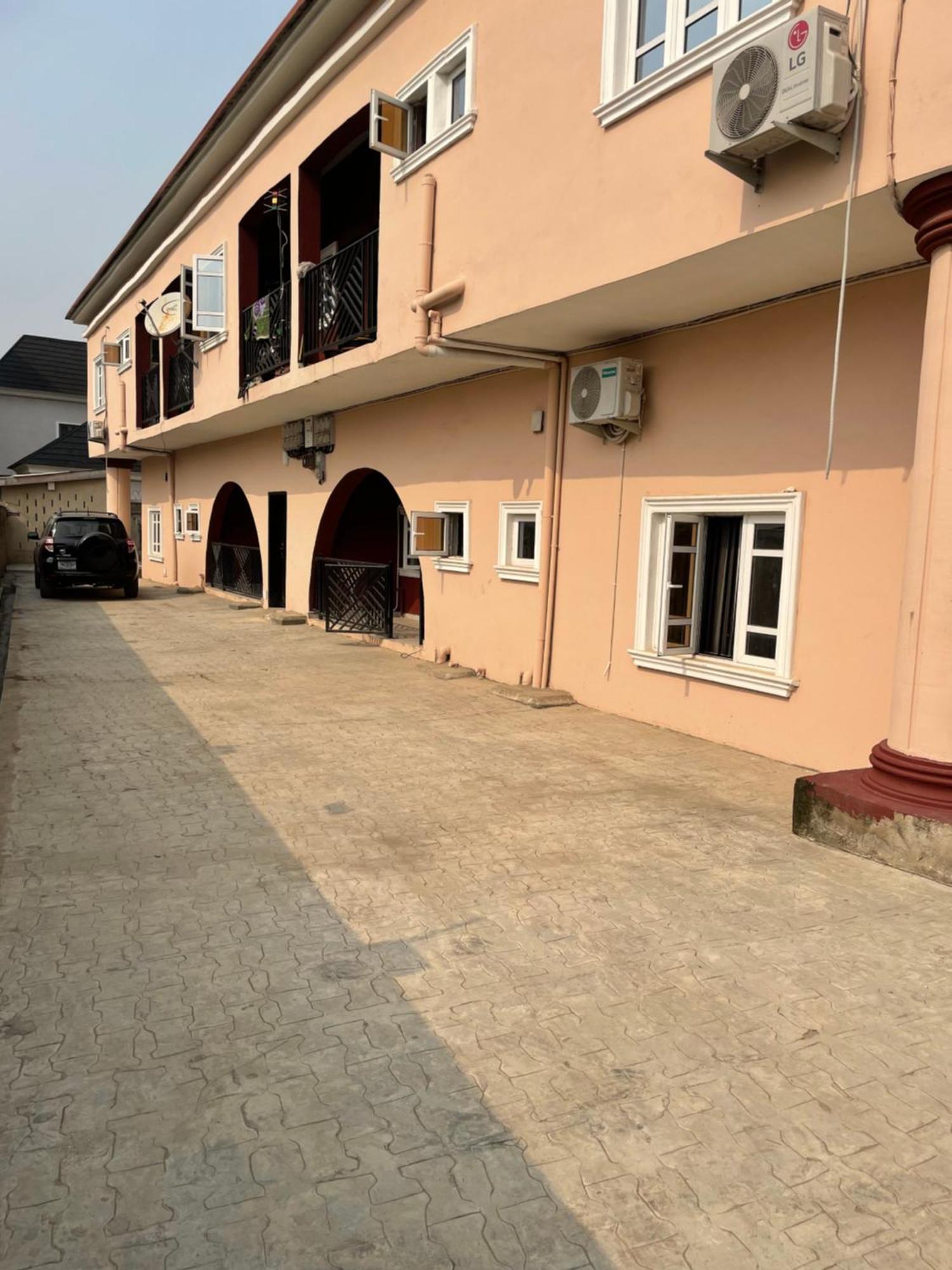 Essential Homez 3 Bedroom Serviced Apartment, Ago Palace Way Okota Lagos Exterior photo